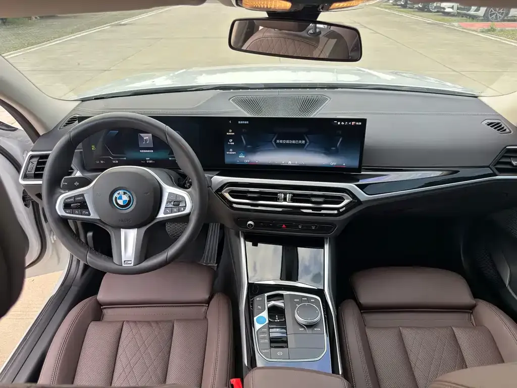 BMW i3 — фото 10