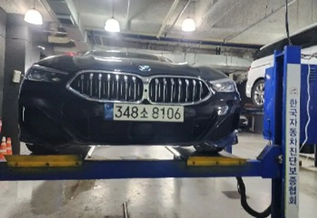 BMW 8-Series — фото 1