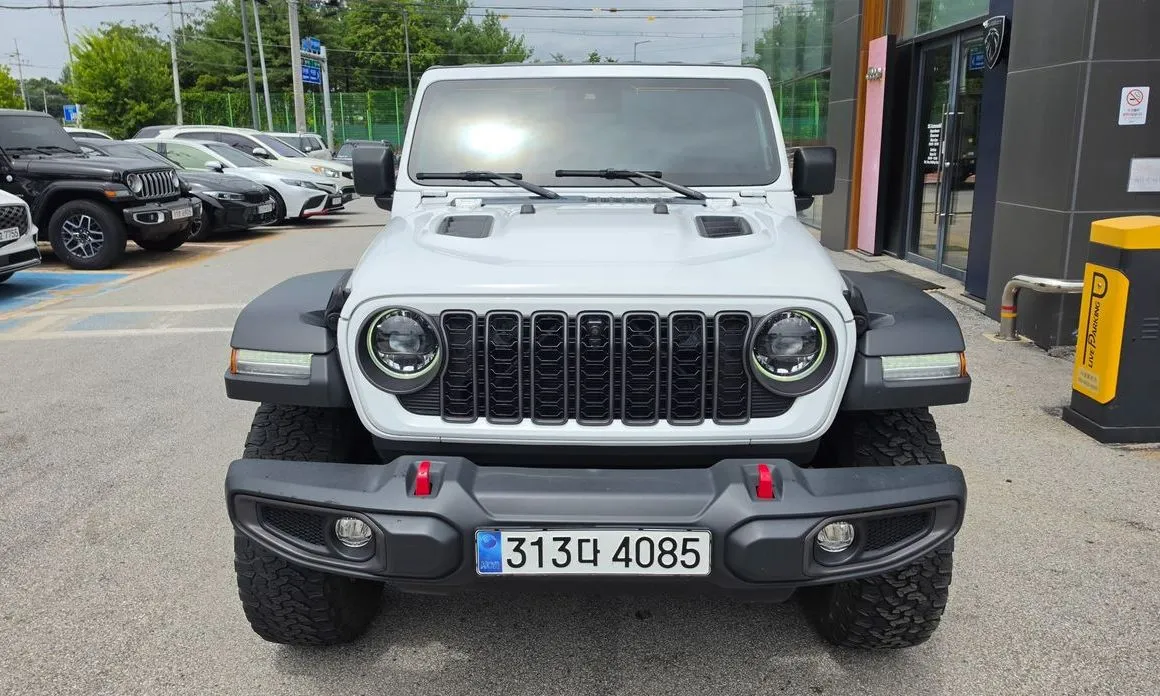 Jeep Wrangler — фото 1
