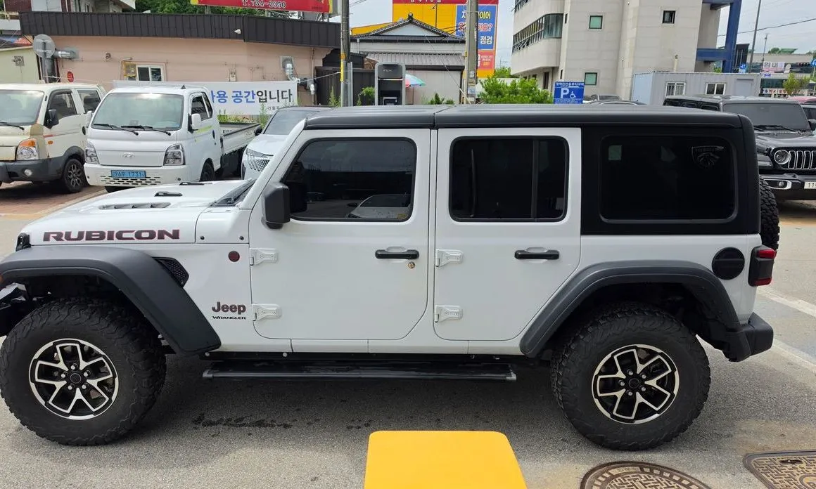 Jeep Wrangler — фото 10