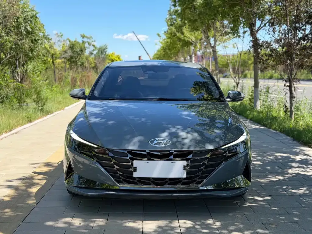 Hyundai Elantra — фото 7