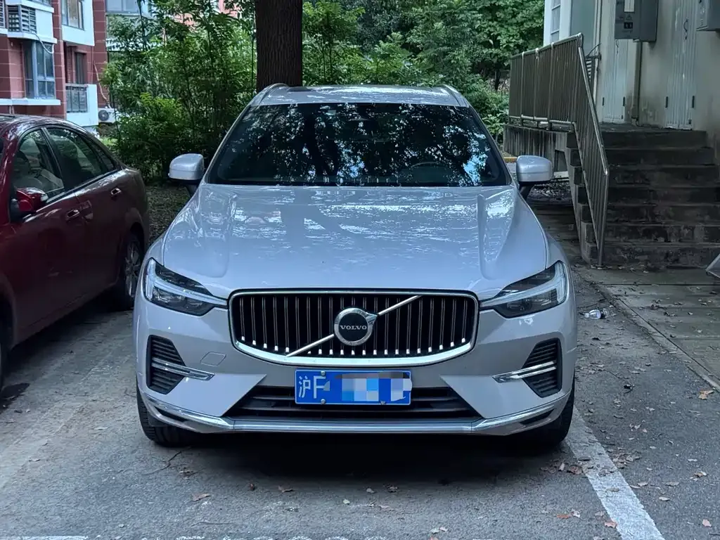 Volvo XC60 — фото 7