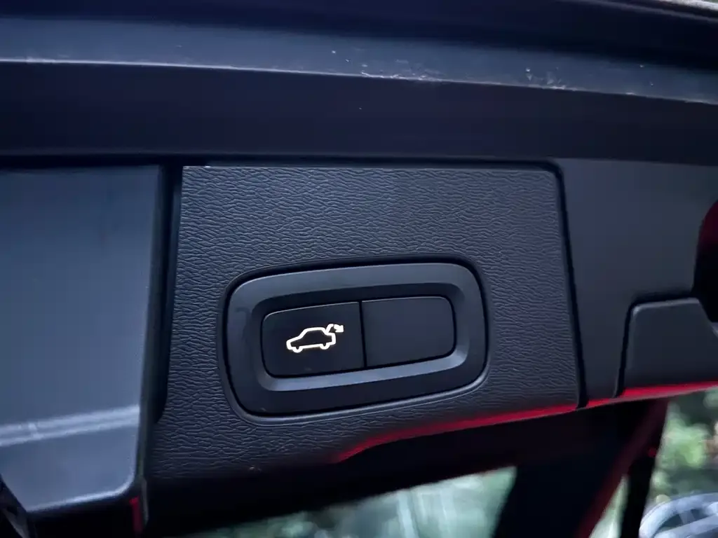 Volvo XC60 — фото 2