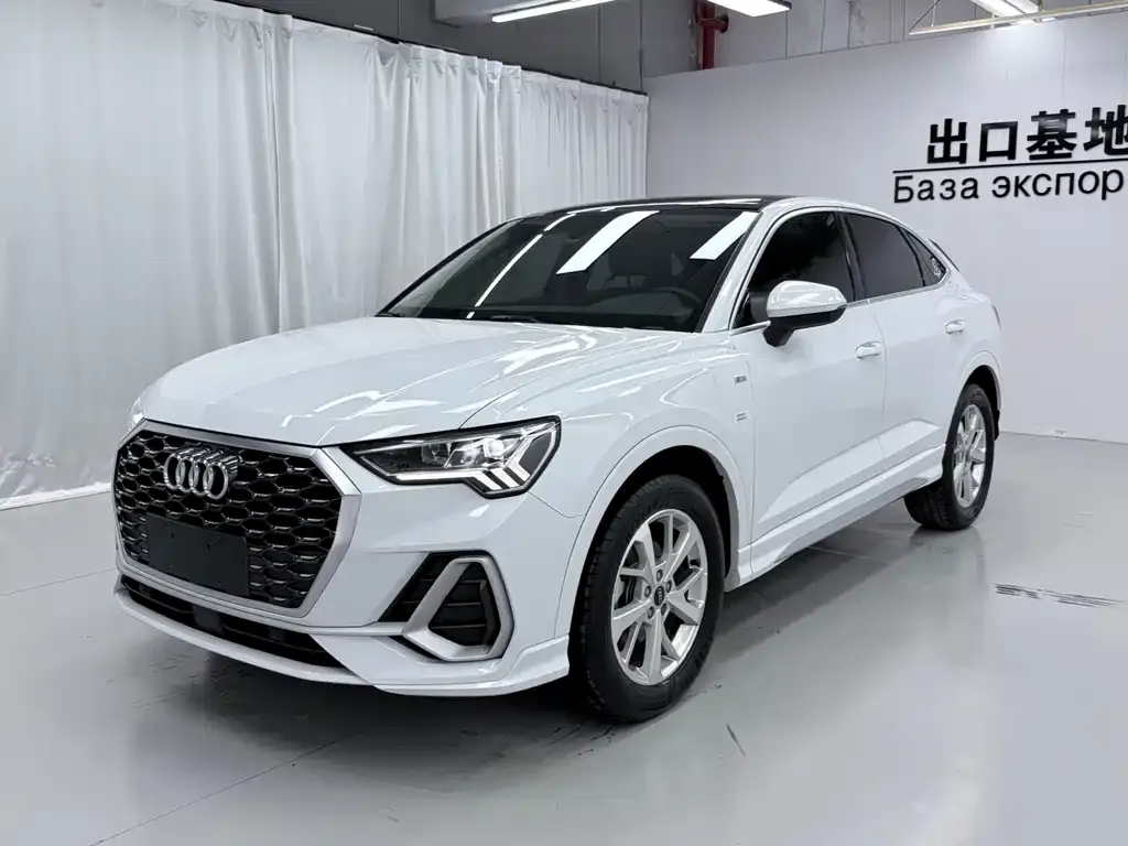 Audi Q3 Sportback — фото 1