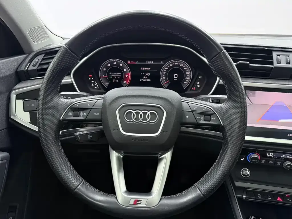 Audi Q3 Sportback — фото 9