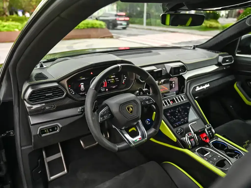 Lamborghini Urus — фото 7