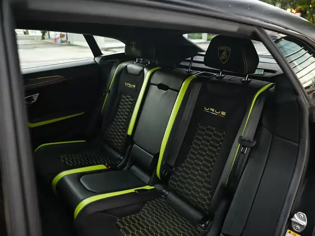 Lamborghini Urus — фото 9