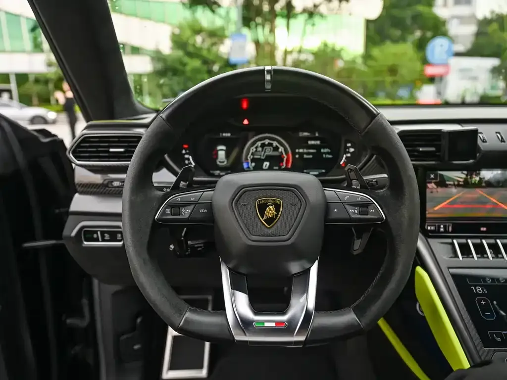 Lamborghini Urus — фото 6