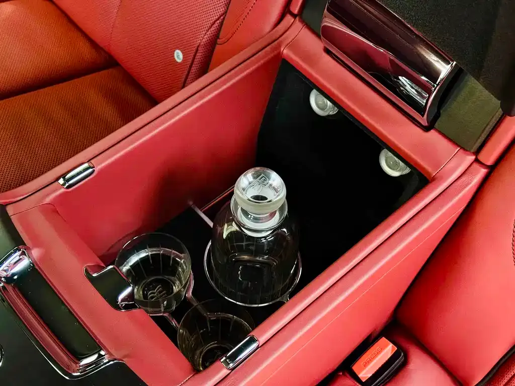 Rolls-Royce Cullinan — фото 2