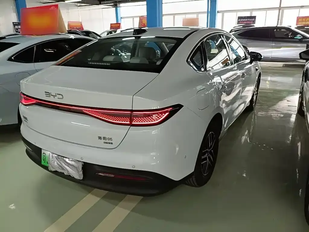 BYD Seal 05 DM-i — фото 9