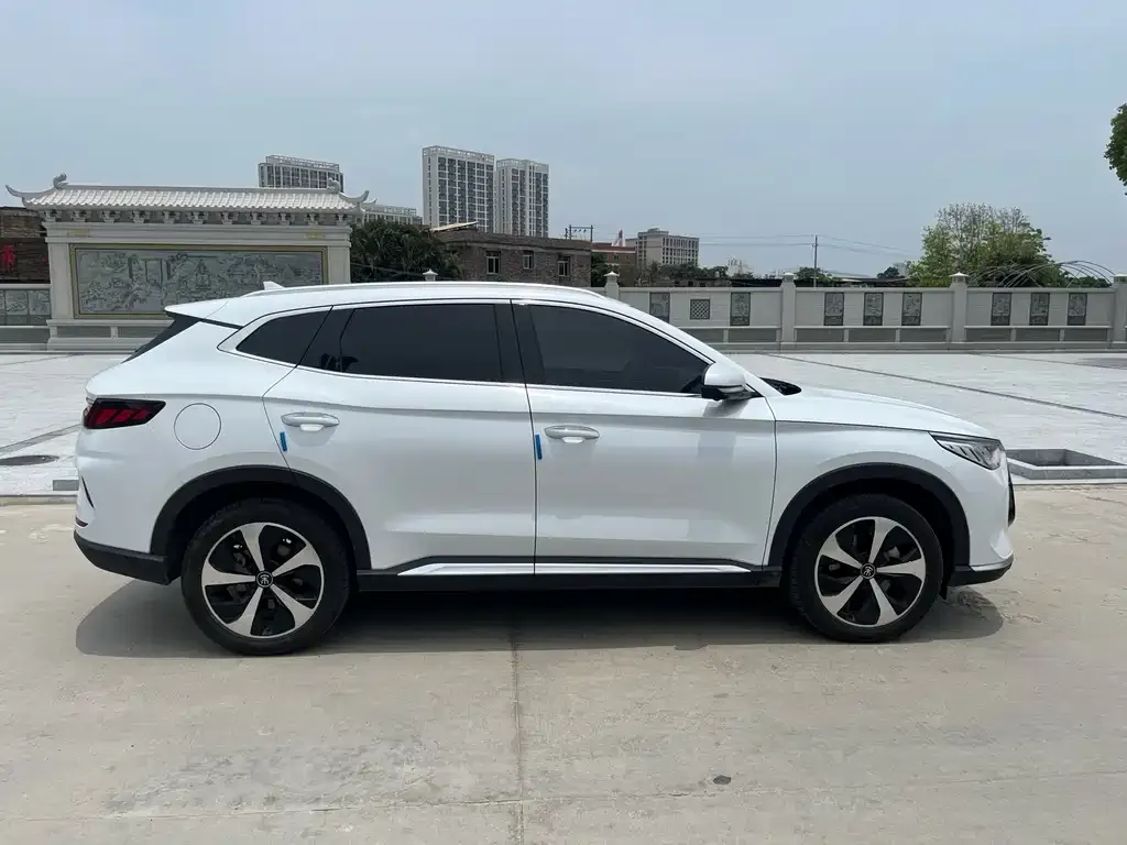 BYD PLUS New Energy — фото 3