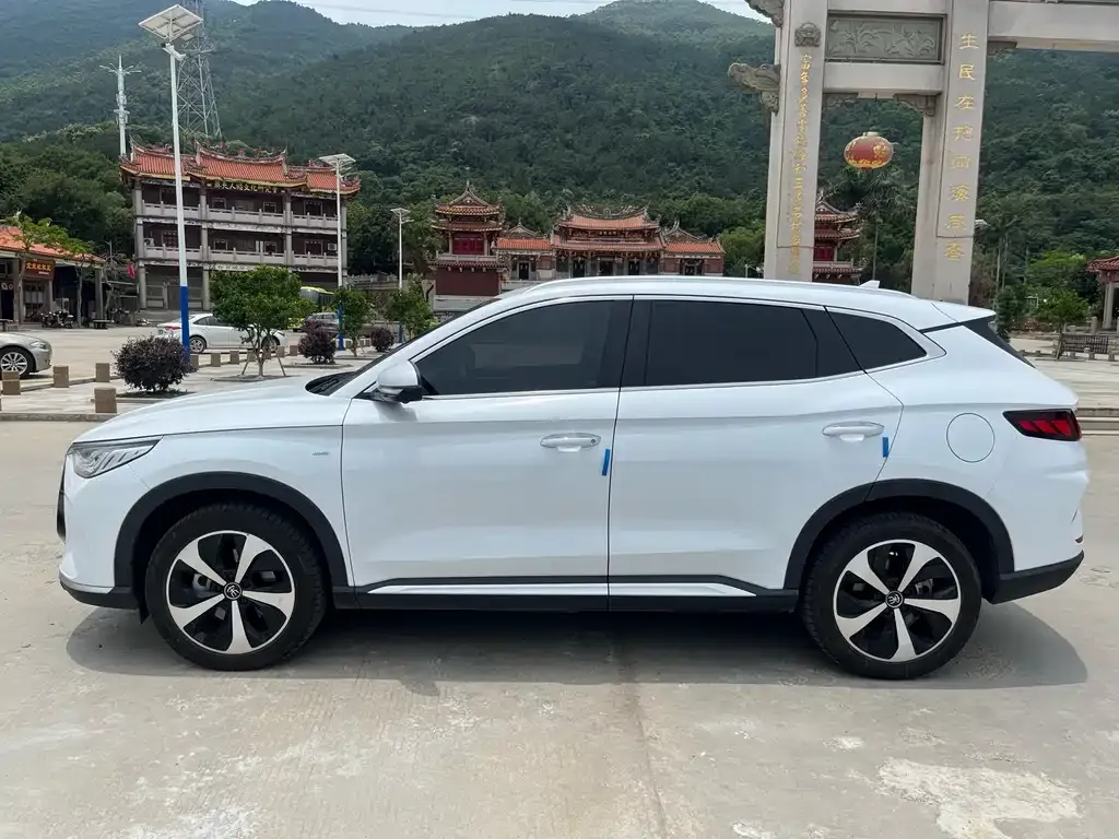 BYD PLUS New Energy — фото 6