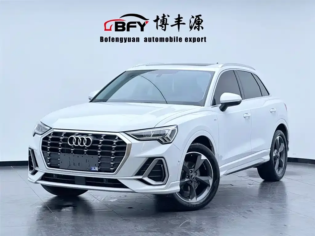 Audi Q3 — фото 1