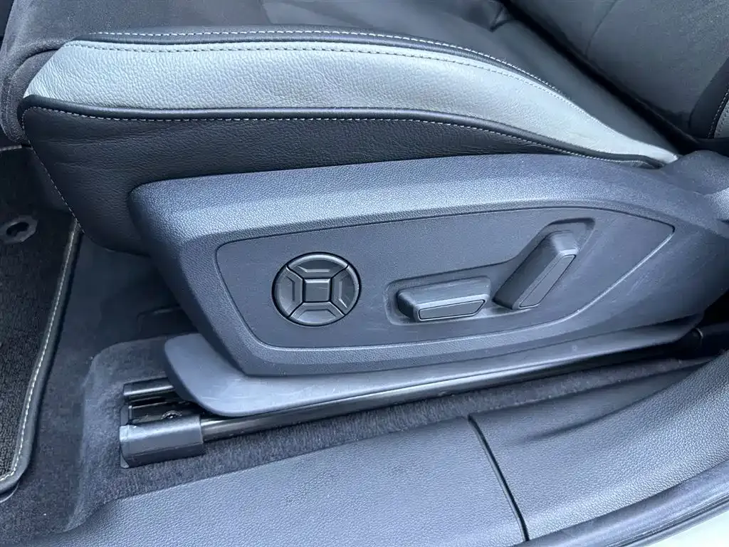 Audi Q3 — фото 10