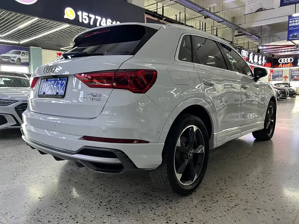 Audi Q3 — фото 10