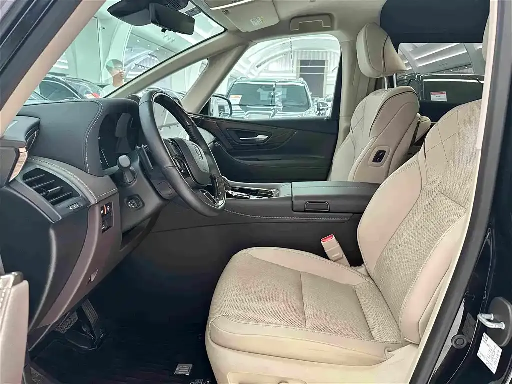 Toyota Vellfire — фото 3