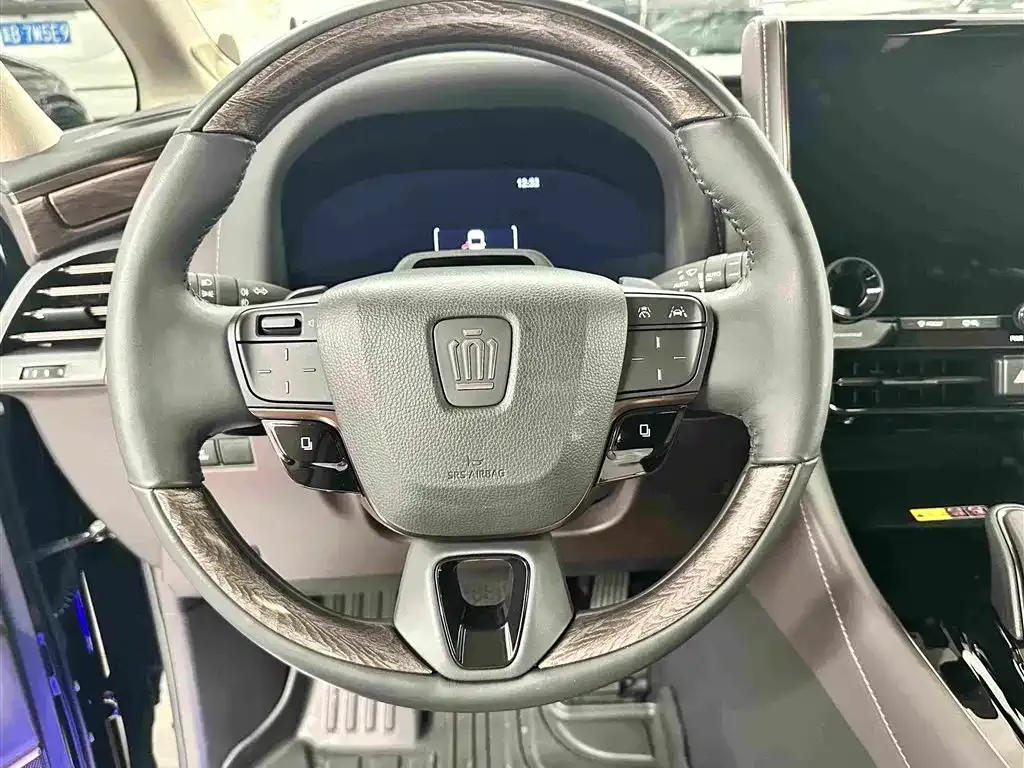 Toyota Vellfire — фото 4