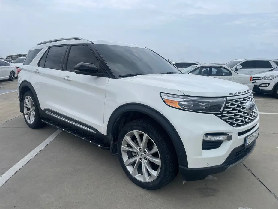 Ford Explorer — фото 10