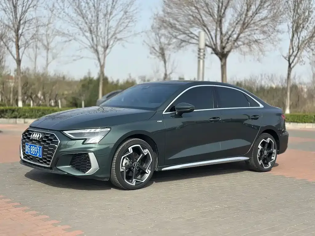 Audi A3 — фото 1