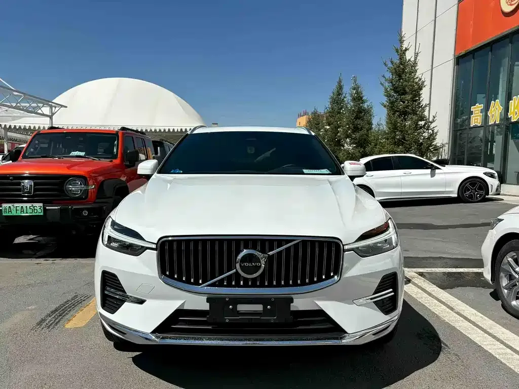 Volvo XC60 — фото 2