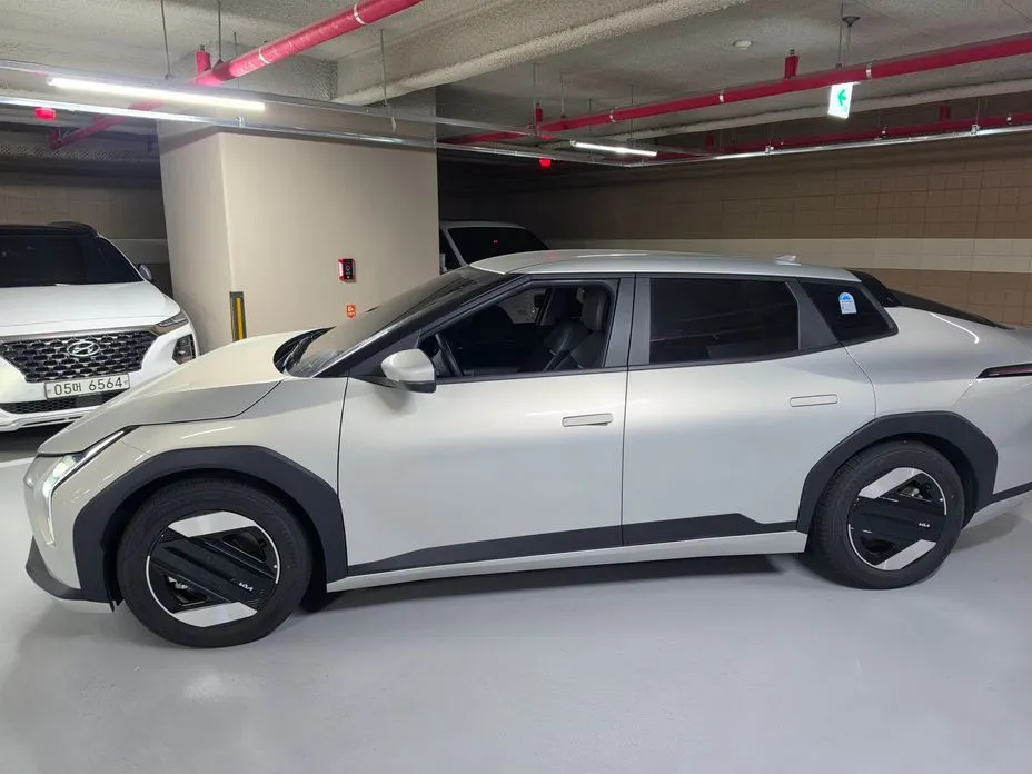 Kia EV4 — фото 9