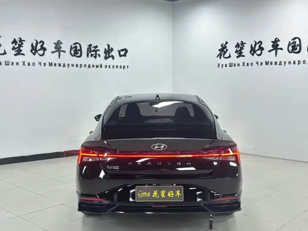 Hyundai Elantra — фото 3