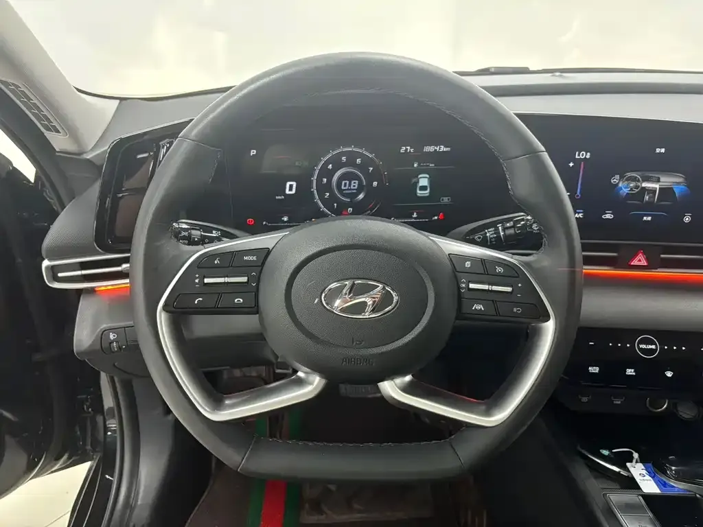 Hyundai Elantra — фото 10