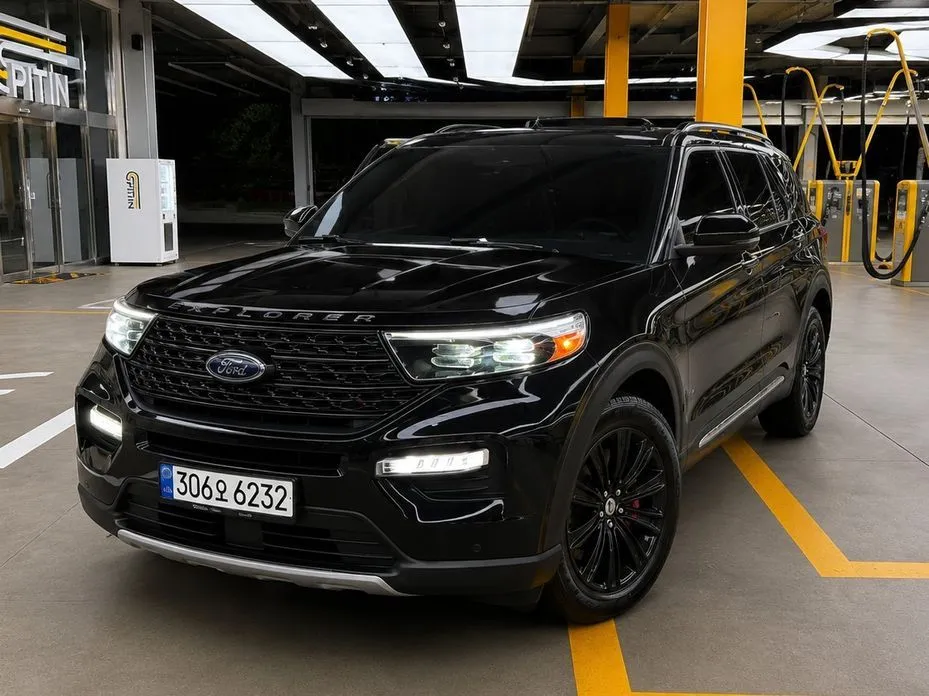 Ford Explorer — фото 1