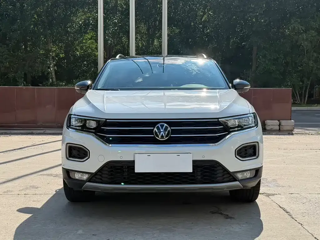 Volkswagen T-Roc — фото 9