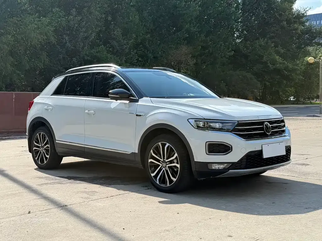 Volkswagen T-Roc — фото 10