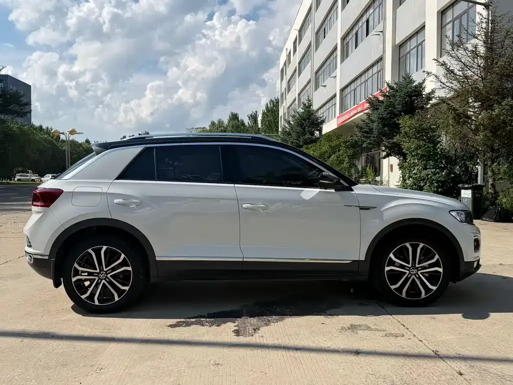 Volkswagen T-Roc — фото 6