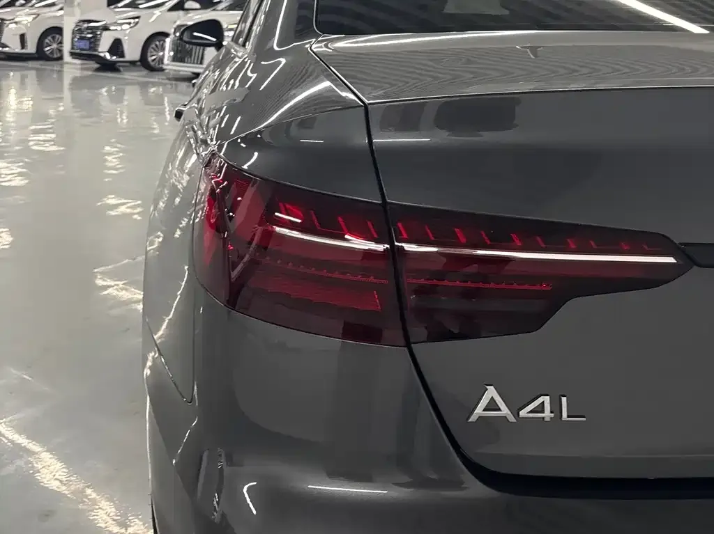 Audi A4L — фото 8