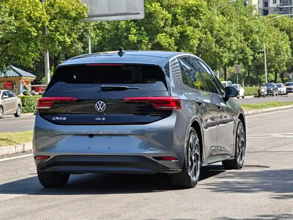 Volkswagen ID.3 — фото 7