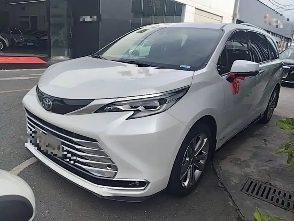 Toyota Sienna — фото 6