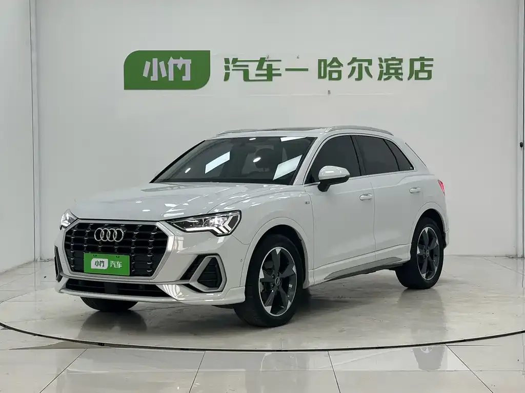 Audi Q3 — фото 1