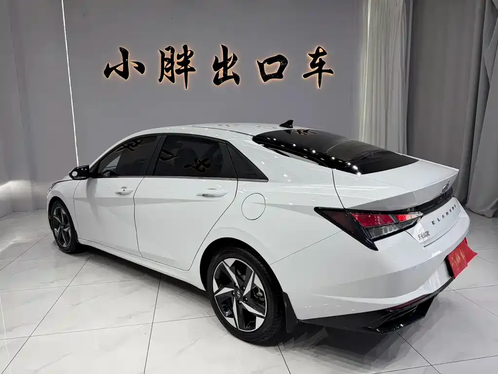 Hyundai Elantra — фото 4
