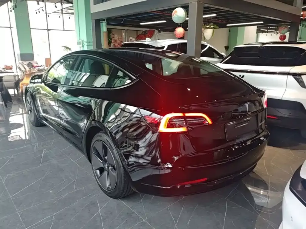 Tesla Model 3 — фото 6