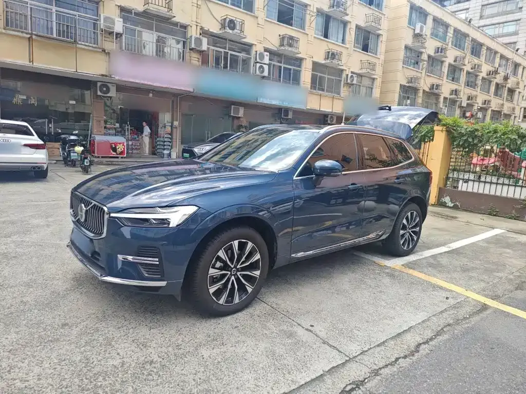 Volvo XC60 — фото 9