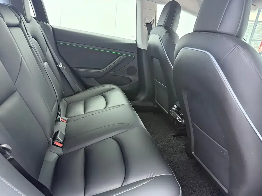 Tesla Model 3 — фото 10