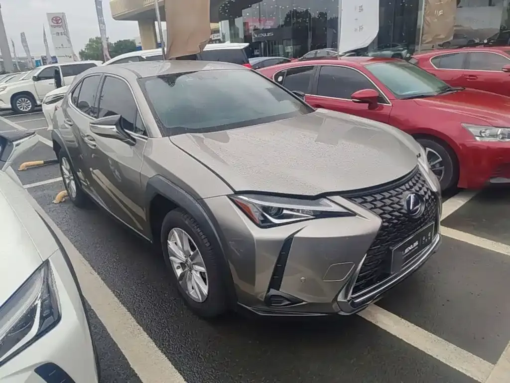 Lexus UX — фото 2