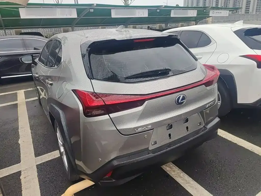 Lexus UX — фото 6