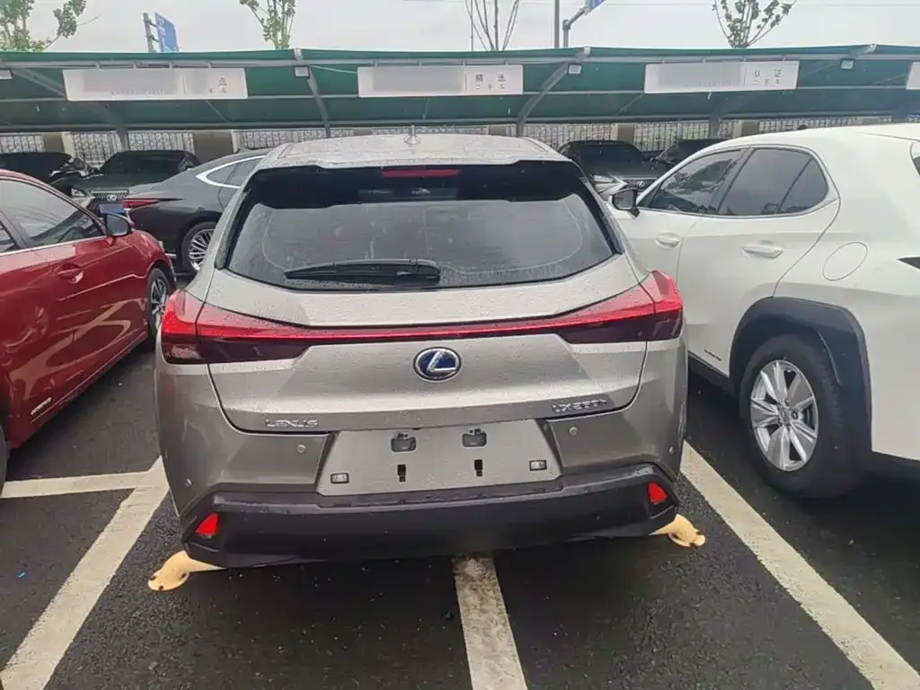 Lexus UX — фото 9