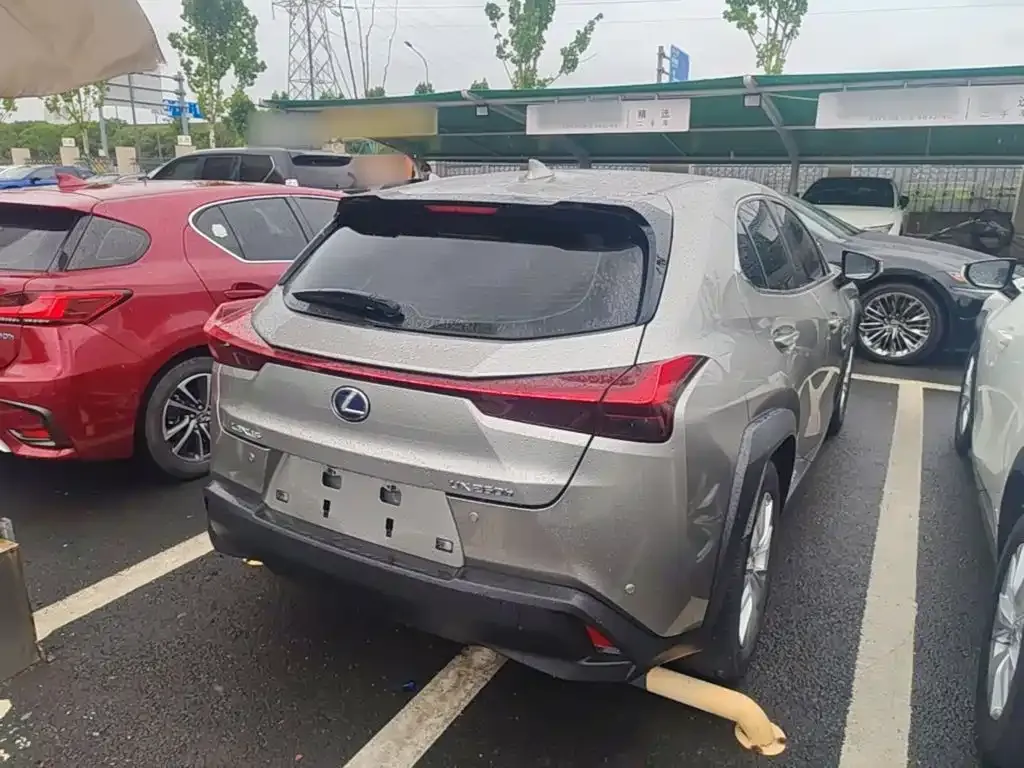 Lexus UX — фото 4