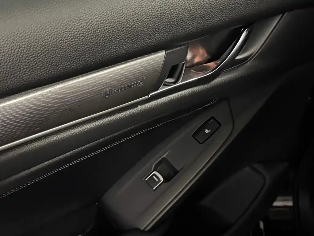 Honda Accord — фото 6
