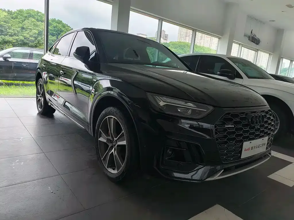 Audi Q5L Sportback — фото 4