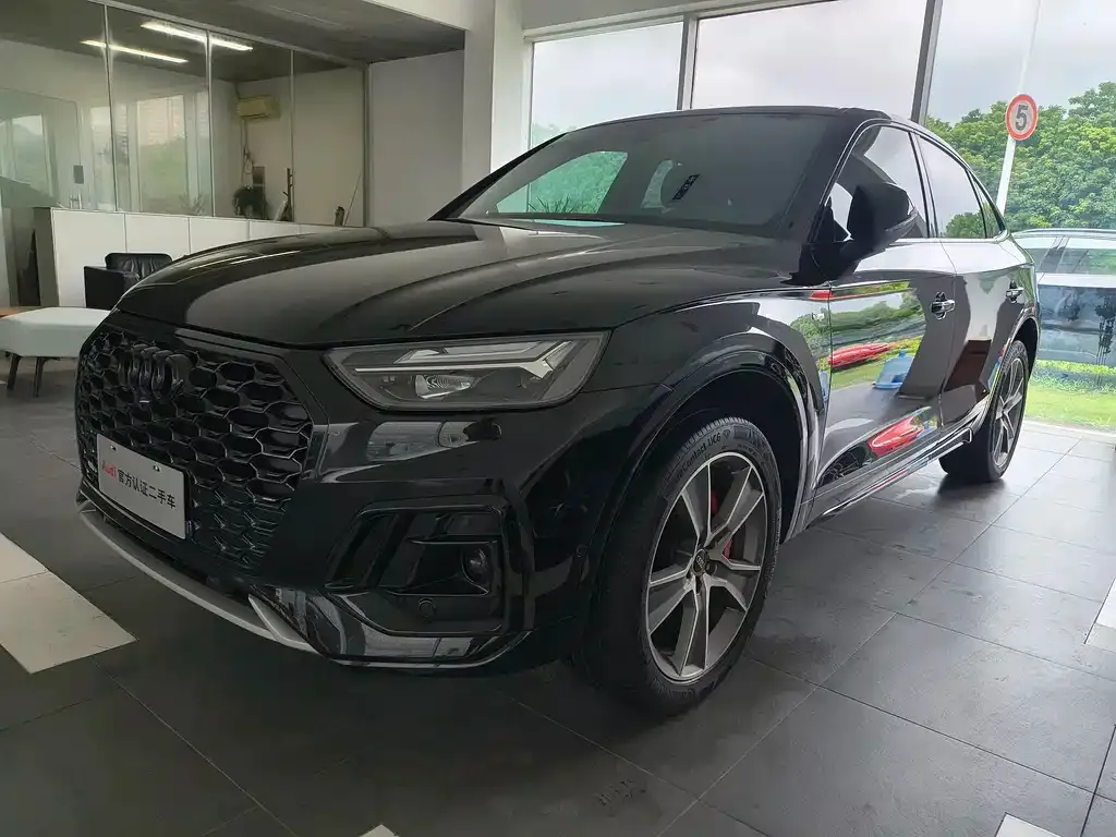 Audi Q5L Sportback — фото 3