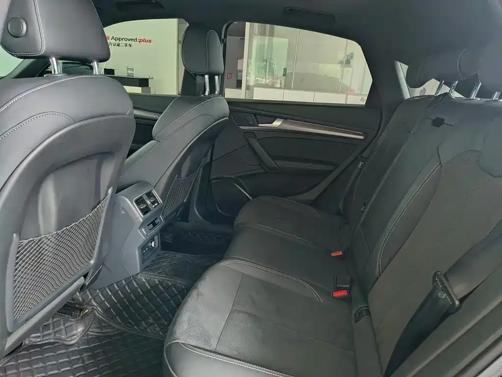 Audi Q5L Sportback — фото 8