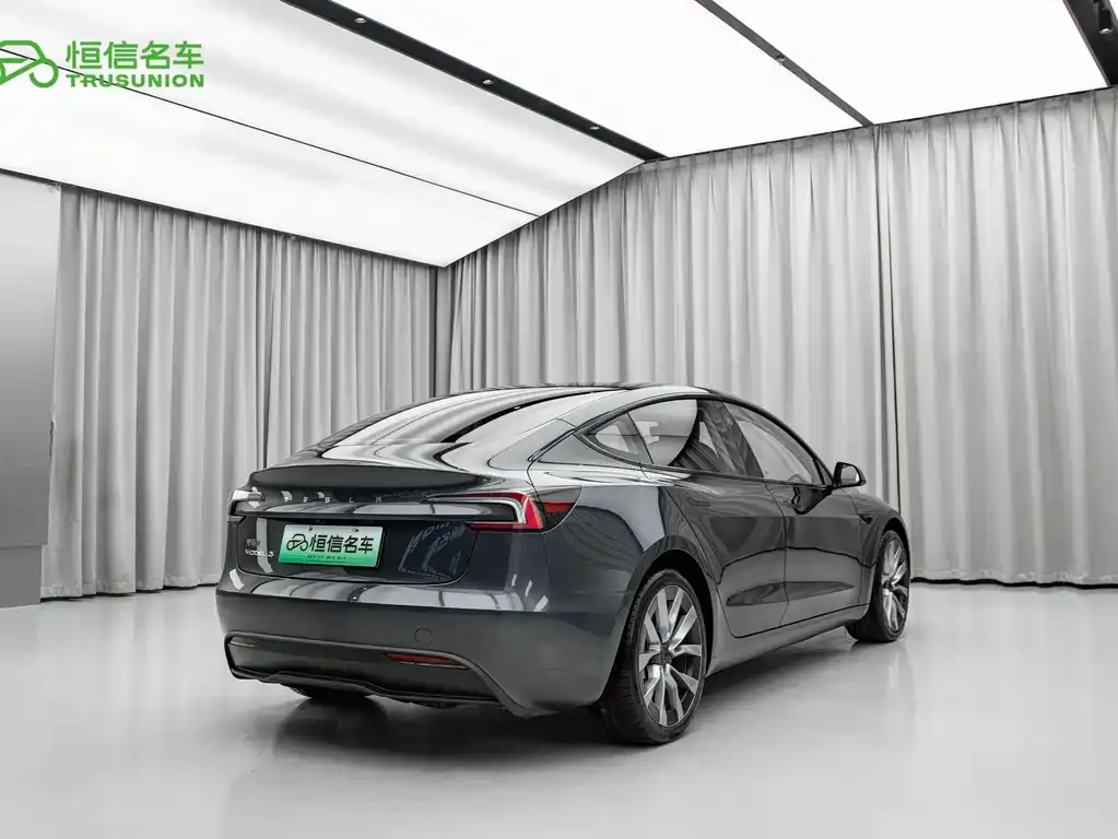 Tesla Model 3 — фото 2