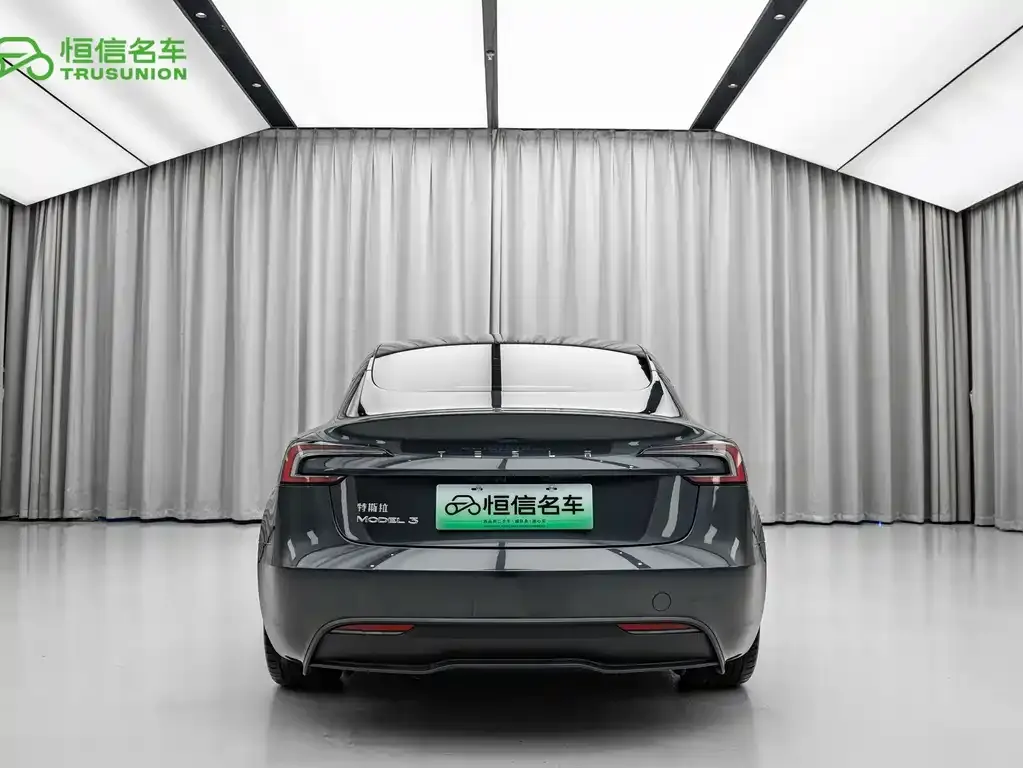 Tesla Model 3 — фото 9
