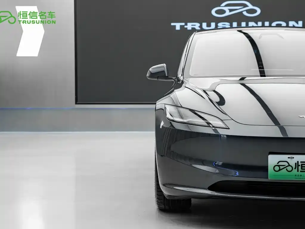 Tesla Model 3 — фото 8
